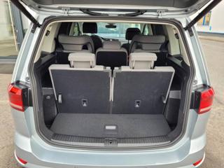 Volkswagen Touran 1.5 TSI DSG R-Line 7míst TAŽNÉ MPV - Foto 40