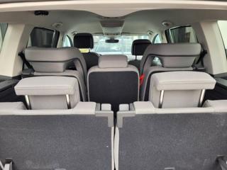Volkswagen Touran 1.5 TSI DSG R-Line 7míst TAŽNÉ MPV - Foto 41