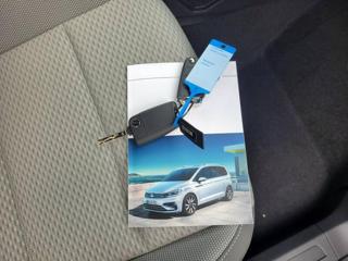 Volkswagen Touran 1.5 TSI DSG R-Line 7míst TAŽNÉ MPV - Foto 49