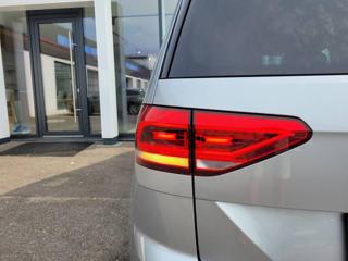 Volkswagen Touran 1.5 TSI DSG R-Line 7míst TAŽNÉ MPV - Foto 7