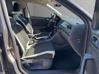 Volkswagen T-Roc 1,5 TSi 110 kW DSG*Highline LED*ACC*Virtuál*Kamera*19" Alu*E.Kufr*Servisní historie! MPV - Foto 31