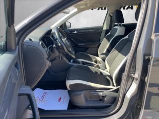 Volkswagen T-Roc 1,5 TSi 110 kW DSG*Highline LED*ACC*Virtuál*Kamera*19" Alu*E.Kufr*Servisní historie! MPV - Foto 29