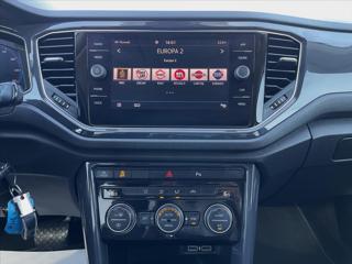 Volkswagen T-Roc 1,5 TSi 110 kW DSG*Highline LED*ACC*Virtuál*Kamera*19" Alu*E.Kufr*Servisní historie! MPV - Foto 39