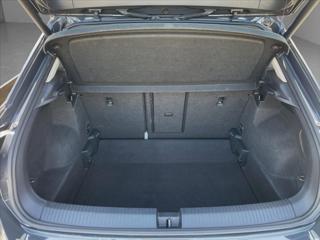 Volkswagen T-Roc 1,5 TSi 110 kW DSG*Highline LED*ACC*Virtuál*Kamera*19" Alu*E.Kufr*Servisní historie! MPV - Foto 52