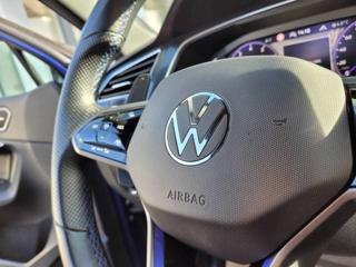 Volkswagen Tiguan R 2.0 TSI AKRAPOVIČ 235kW SUV - Foto 23