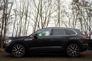 Volkswagen Touareg 2021, 2995 ccm, 250 kW, benzin SUV - Foto 8