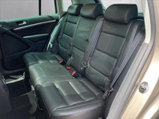 Volkswagen Tiguan 2,0 TSi DSG 4M Xenony*Kůže DCC*Kamera*Panorama*Vyhř. Sedadla*Tažné Aut.Parkovaní! SUV - Foto 24