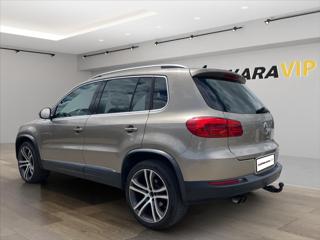 Volkswagen Tiguan 2,0 TSi DSG 4M Xenony*Kůže DCC*Kamera*Panorama*Vyhř. Sedadla*Tažné Aut.Parkovaní! SUV - Foto 7