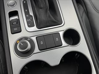 Volkswagen Touareg 3,0 ACC 360° TZ PEČLIVÝ SERVIS SUV - Foto 30