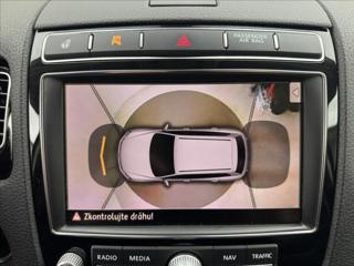 Volkswagen Touareg 3,0 ACC 360° TZ PEČLIVÝ SERVIS SUV - Foto 24