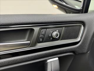 Volkswagen Touareg 3,0 ACC 360° TZ PEČLIVÝ SERVIS SUV - Foto 35