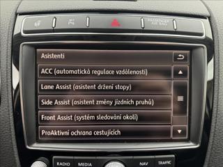 Volkswagen Touareg 3,0 ACC 360° TZ PEČLIVÝ SERVIS SUV - Foto 21