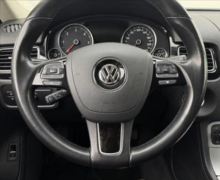 Volkswagen Touareg 3,0 ACC 360° TZ PEČLIVÝ SERVIS SUV - Foto 9