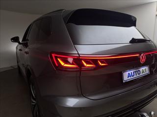 Volkswagen Touareg 3,0 HUD MASÁŽ NZTOP ČR ZÁRUKA SUV - Foto 49