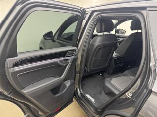 Volkswagen Touareg 3,0 HUD MASÁŽ NZTOP ČR ZÁRUKA SUV - Foto 43
