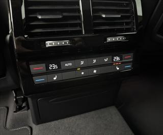 Volkswagen Touareg 3,0 HUD MASÁŽ NZTOP ČR ZÁRUKA SUV - Foto 45
