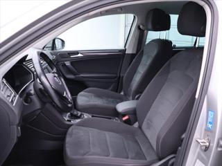Volkswagen Tiguan 2,0 TDI 176kW DSG Highline DPH SUV - Foto 11