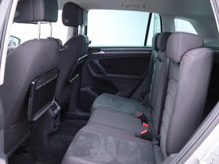 Volkswagen Tiguan 2,0 TDI 176kW DSG Highline DPH SUV - Foto 15