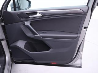 Volkswagen Tiguan 2,0 TDI 176kW DSG Highline DPH SUV - Foto 12