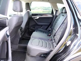 Volkswagen Touareg 3,0 TDI 170kW DSG 4M LED CZ SUV - Foto 9