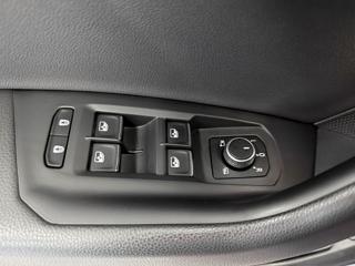 Volkswagen Touareg 4.0TDI V8 R-LINE 4MOTION, BLACK PAKET, MASÁŽE SUV - Foto 23