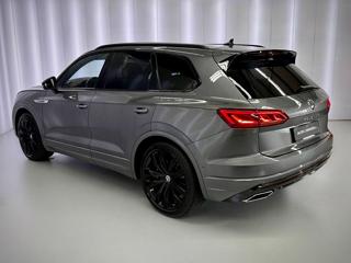 Volkswagen Touareg 4.0TDI V8 R-LINE 4MOTION, BLACK PAKET, MASÁŽE SUV - Foto 4