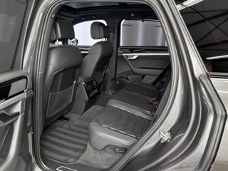 Volkswagen Touareg 4.0TDI V8 R-LINE 4MOTION, BLACK PAKET, MASÁŽE SUV - Foto 11