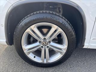 Volkswagen Tiguan 2,0 TSi 4x4 AT R-Line TOP STAV SUV - Foto 32