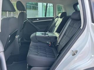 Volkswagen Tiguan 2,0 TSi 4x4 AT R-Line TOP STAV SUV - Foto 12