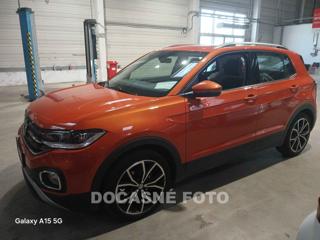 Volkswagen T-Cross 1.5TSI, 1.maj, ČR SUV