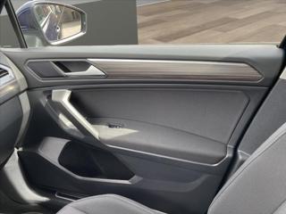 Volkswagen Tiguan Allspace 2,0 TDi 7míst*LED*Virtuál Navi*360°Kamera*Lane & Side- Assist*Servis VW*Po servise! SUV - Foto 25
