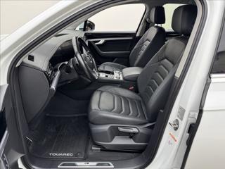 Volkswagen Touareg 3,0 R-LINE VZDUCH NV MATRIX ČR SUV - Foto 39