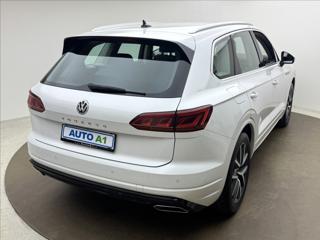 Volkswagen Touareg 3,0 R-LINE VZDUCH NV MATRIX ČR SUV - Foto 4