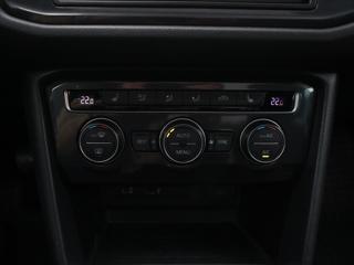 Volkswagen Tiguan 2.0 TDI 110kW 4MOT Highline DPH SUV - Foto 21