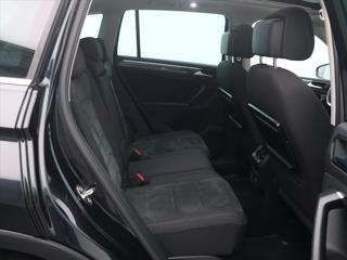 Volkswagen Tiguan 2.0 TDI 110kW 4MOT Highline DPH SUV - Foto 13