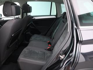 Volkswagen Tiguan 2,0 TDI 110kW DSG Navi Tažné SUV - Foto 13