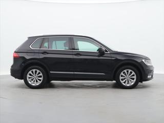 Volkswagen Tiguan 2,0 TDI 110kW DSG Navi Tažné SUV - Foto 8