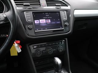 Volkswagen Tiguan 2,0 TDI 110kW DSG Navi Tažné SUV - Foto 16
