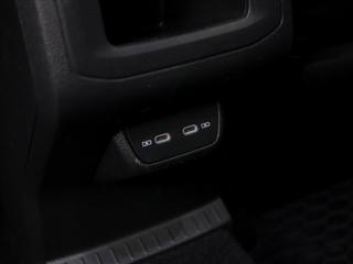 Volkswagen T-Cross 1,0 TSI 81kW Life Aut.klima Tažné SUV - Foto 14