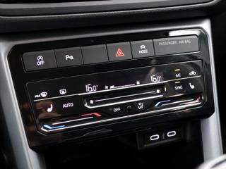 Volkswagen T-Cross 1,0 TSI 81kW Life Aut.klima Tažné SUV - Foto 21