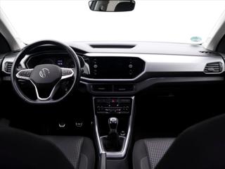 Volkswagen T-Cross 1,0 TSI 81kW Life Aut.klima Tažné SUV - Foto 23