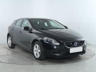 Volvo V40 2.0 D3 110kW hatchback