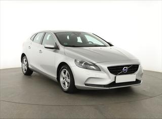 Volvo V40 2.0 D3 110kW hatchback