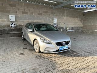 Volvo V40 2,0 D4 130kW CZ Momentum 80tis.Km hatchback