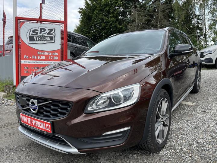 Vůz s VIN YV1FZA5C6G1016987