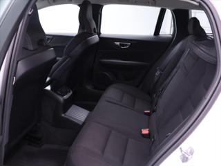 Volvo V60 2,0 B5 AWD Momentum Pro AT DPH kombi - Foto 16