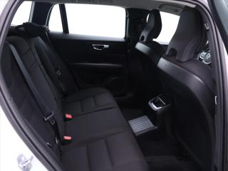 Volvo V60 2,0 B5 AWD Momentum Pro AT DPH kombi - Foto 15