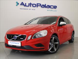 Volvo V60 2,4 D4 AT AWD R-Desing ČR kombi