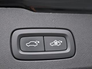 Volvo V60 2,0 B4 AWD Cross Country DPH kombi - Foto 11
