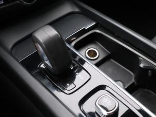 Volvo V60 2,0 B4 AWD Cross Country DPH kombi - Foto 27